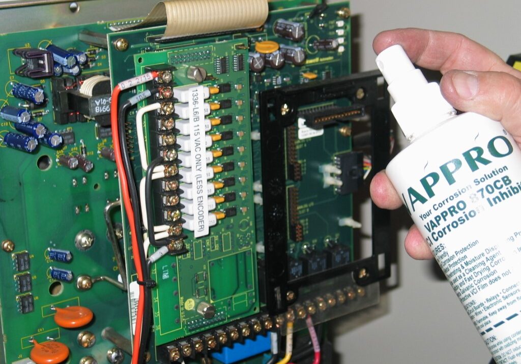 Spraying a curcuit board with Vappro 870CB